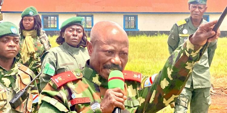 30 juin 2026 : le général Eddy Kapend mets en garde ses troupes contre les vols et les tracasseries lors des patrouilles