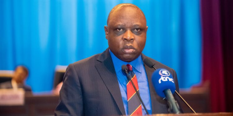 Lomami : Le député national Berthos Kabey réclame la construction de l’aéroport de Ntuta et de la RP820 à l’Assemblée nationale