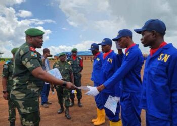 Insalubrité à Kinshasa : 4 000 à 5 000 jeunes bâtisseurs déployés pour relever le défi de la salubrité urbaine (Général Kasongo Kabwik)