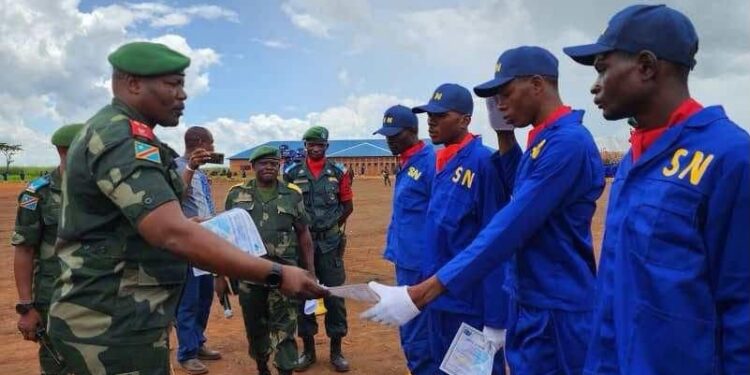 Insalubrité à Kinshasa : 4 000 à 5 000 jeunes bâtisseurs déployés pour relever le défi de la salubrité urbaine (Général Kasongo Kabwik)