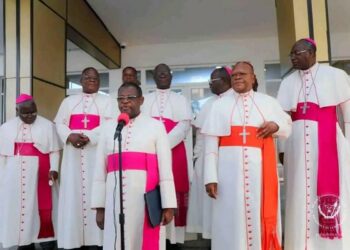 RDC : après avoir écouté les acteurs de deux camps , l’Eglise catholique s’oppose officiellement au changement de la Constitution