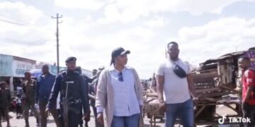 Lubumbashi : le maire Joyce Tunda lance une opération d’assainissement et d’évacuation des marchés de fortune sur l’avenue des araucarias