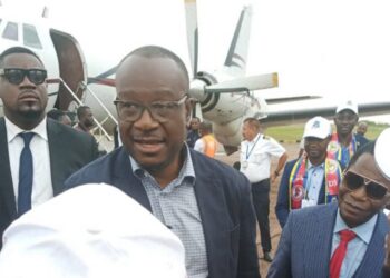 RDC : l’opposant Delly Sesanga interdit de quitter le pays, son passeport confisqué par la DGM