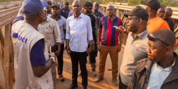 Haut-Lomami : Le ministre des infrastructures John Banza accélère le désenclavement avec la RN1, les ports et l’accès à l’eau potable