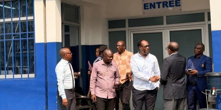 RDC : Le passeport de Delly Sesanga restitué, l’opposant attendu à Bujumbura