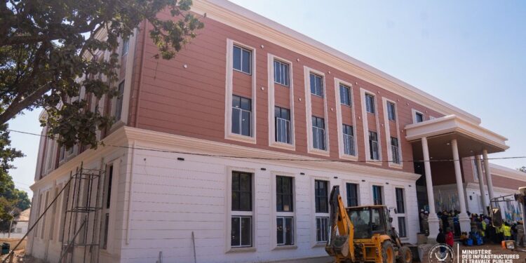 Haut-Katanga : Le nouveau palais de justice prêt à 97 %, John Banza satisfait de la modernisation en cours
