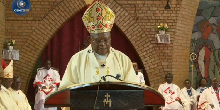 Fridolin Ambongo aux fidèles catholiques : « Méfiez-vous des politiciens »