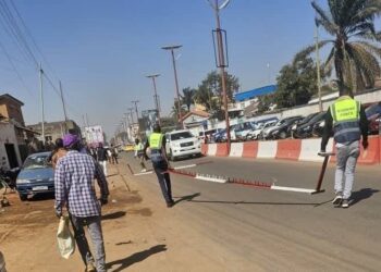 Contrôle routier à Lubumbashi : Joyce Tunda interdit toute hausse unilatérale des tarifs du transport en commun