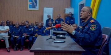 Kinshasa : La Police nationale congolaise interdit le recours aux civils comme éclaireurs lors des opérations ( Communiqué)