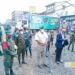 Kinshasa : Le commandant du Service national supervise les travaux d’assainissement réalisés par les Bâtisseurs sur l’axe Quartier 1–Aéroport de N’djili