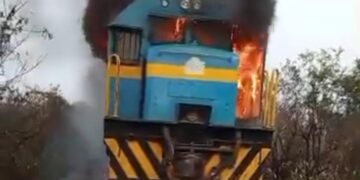 Haut-Lomami : une locomotive de la SNCC ravagée par un incendie sur le tronçon Kamina – Luena