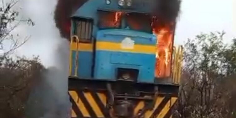 Haut-Lomami : une locomotive de la SNCC ravagée par un incendie sur le tronçon Kamina – Luena
