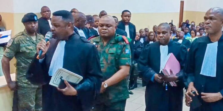 Justice : les avocats du général d’armée Christian CIWEWE poursuivi pour haute trahison demandent sa mise en liberté provisoire