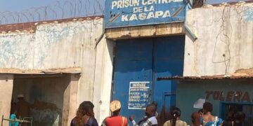 Lubumbashi : La société civile s’inquiète après l’évasion de 12 détenus lors de leur transfèrement vers la prison de Kasapa