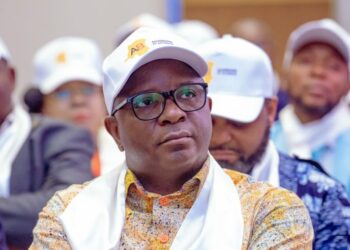 RDC : Loyauté réaffirmée ! L’honorable Balth COLA salue le soutien du regroupement « Agissons et Bâtissons » au dialogue national derrière le Chef de l’État