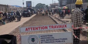 Infrastructures à Kinshasa : Le gouvernement annonce avoir construit 2.700 mètres de caniveaux sur l’avenue Aérodrome à Barumbu