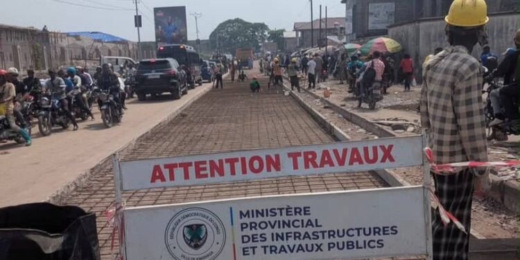 Infrastructures à Kinshasa : Le gouvernement annonce avoir construit 2.700 mètres de caniveaux sur l’avenue Aérodrome à Barumbu