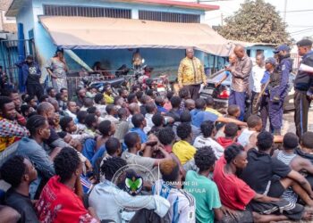 Insécurité persistante à Kinshasa : 132 présumés bandits interpellés lors d’une vaste opération policière à Mont-Ngafula