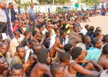 Kinshasa : la Police met la main sur plus de 570 individus soupçonnés de troubler l’ordre public à Gombe