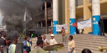 RDC: impayés depuis 17 mois, les agents de la SCPT durcissent la grève et exigent le départ de la Direction générale