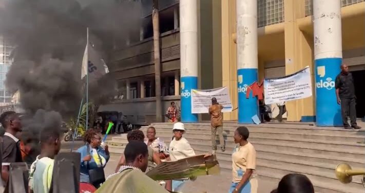RDC: impayés depuis 17 mois, les agents de la SCPT durcissent la grève et exigent le départ de la Direction générale