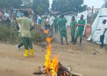 Bunia : les hygiénistes du Centre de Traitement Ebola en grève pour salaires impayés