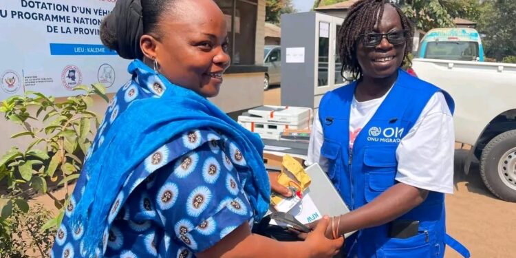 Tanganyika : le Gouverneur Christian Kitungwa dote la direction provinciale du programme national de santé mentale de moyens logistiques pour les zones de santé de Kalemie, Nyemba et Nyunzu.