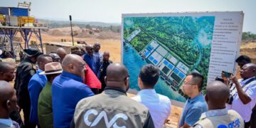 Modernisation des infrastructures au Tanganyika : Jean-Pierre Bemba évalue l&rsquo;avancement des travaux du nouveau port de Kalemie