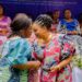 Journée internationale de la femme africaine : Le ministre du Genre décerne le trophée d’excellence à Bijoux Mushitu Kat pour son engagement pour la cause de la femme