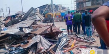 Kinshasa : Le Service national rase un marché pirate à Ngiri-Ngiri et réaffirme l’autorité de l’État