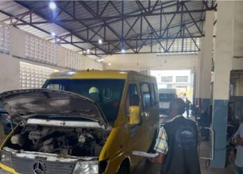 Kinshasa : Martin Fayulu dénonce une « arnaque » autour du contrôle technique des véhicules et réclame une réforme