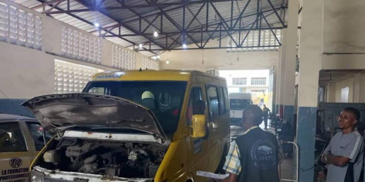 Kinshasa : Martin Fayulu dénonce une « arnaque » autour du contrôle technique des véhicules et réclame une réforme
