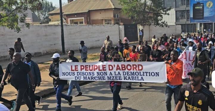 Lubumbashi : Après plusieurs cris et agitations , les vendeurs du marché Mzée sommés de rejoindre quatre marchés de la ville avant le 20 août (Communiqué)