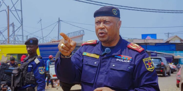 Kinshasa : La police met en garde ses éléments déployés à Mitendi contre les tracasseries et les extorsions