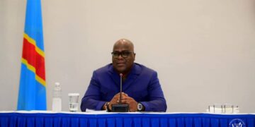 Coopération : À Libreville, Félix Tshisekedi rassure la diaspora congolaise sur la paix et annonce un dialogue national inclusif