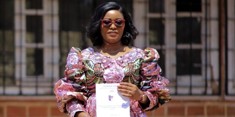 Université de Likasi : Egée Tshiala Sorel décroche un DEA avec grande distinction grâce à une recherche sur le journalisme à l’ère de l’intelligence artificielle