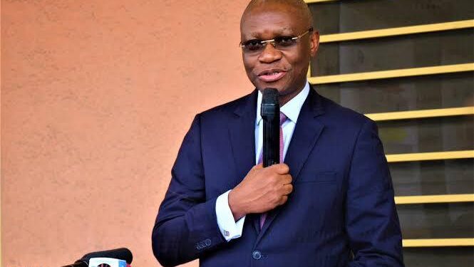 RDC : Le ministre de la Santé dénonce des fraudes visant à profiter des fonds mobilisés contre Ebola
