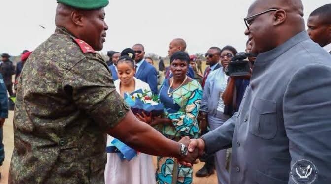 RDC: Félix Tshisekedi prévoit de décorer le général Kabwik, commandant du service national pour « ses éminents services » à la nation