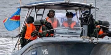 RDC – Congo-Brazzaville : Un incident armé sur le fleuve Congo fait un mort et ravive les tensions à la frontière