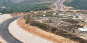 Kinshasa : le gouvernement interdit toute construction dans les périmètres de la rocade Sud-Est–Sud-Ouest