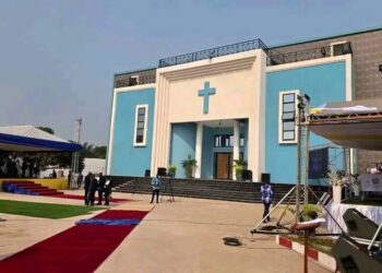 Kasaï-Oriental : Des hommages rendus à Félix Tshisekedi lors de la dédicace de la Paroisse universitaire Notre-Dame de l’Espérance
