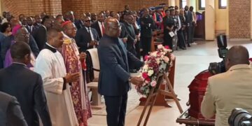 RDC : Félix Tshisekedi rend un dernier hommage à Nyembo Shabani à la cathédrale Notre-Dame de Lingwala