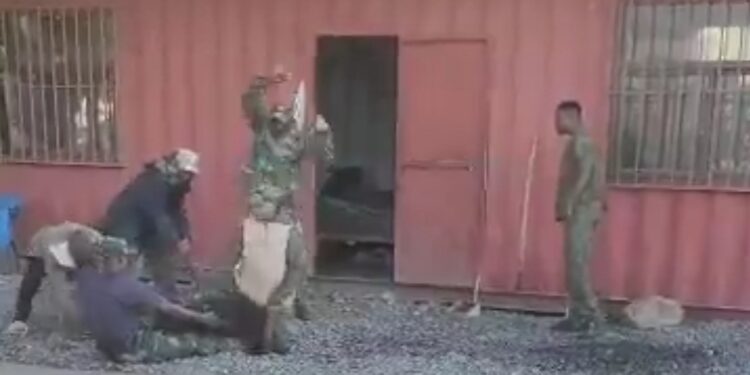 Mines du Haut-Katanga : Bafouant l&rsquo;interdiction présidentielle, des militaires torturent un congolais à la COMIKA