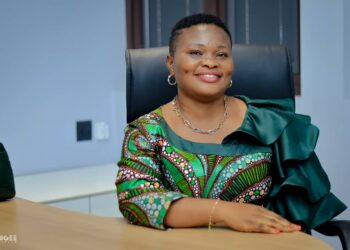 Modernisation du Marché M’Zee à Lubumbashi : L’Honorable Eugénie Tshiami BUKASA appelle les vendeurs au calme
