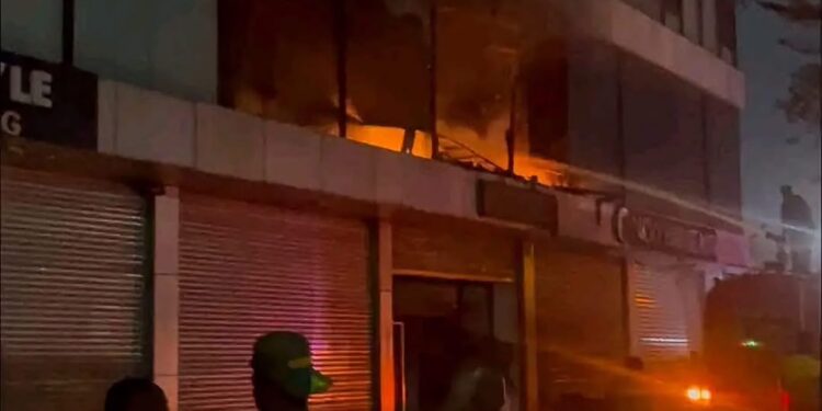 Incendie meurtrier à une cérémonie de mariage à Kinshasa : le bilan passe à 25 morts