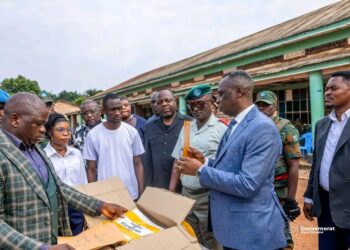 Kasaï-Oriental : Jean-Paul Mbwebwa Kapo lance le concours d’orientation vers les académies militaires