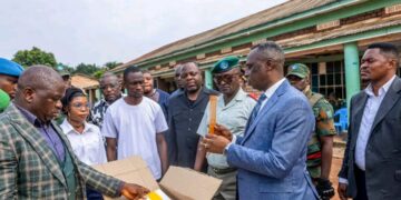 Kasaï-Oriental : Jean-Paul Mbwebwa Kapo lance le concours d’orientation vers les académies militaires
