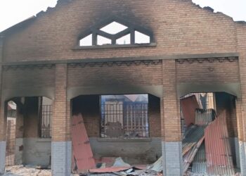 Kinshasa : un incendie ravage le collège Saint-Pierre, le bourgmestre déplore la lenteur des interventions des pompiers