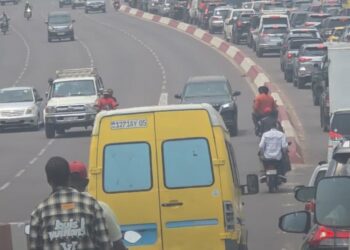 Kinshasa : l’Hôtel de ville interdit les stationnements anarchiques aux abords des écoles et sur Monjiba