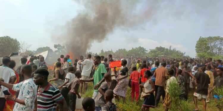 Crash de Kenge : Le bilan passe à 17 morts, dont un bébé, la boîte noire toujours recherchée